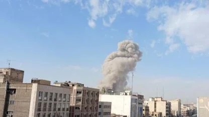 İran'da Savaş Alarmı: Okullar Tatil Edildi, Hava Sahası Kapatıldı