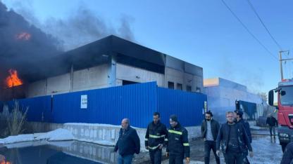 İzmir'de geri dönüşüm fabrikasında yangın