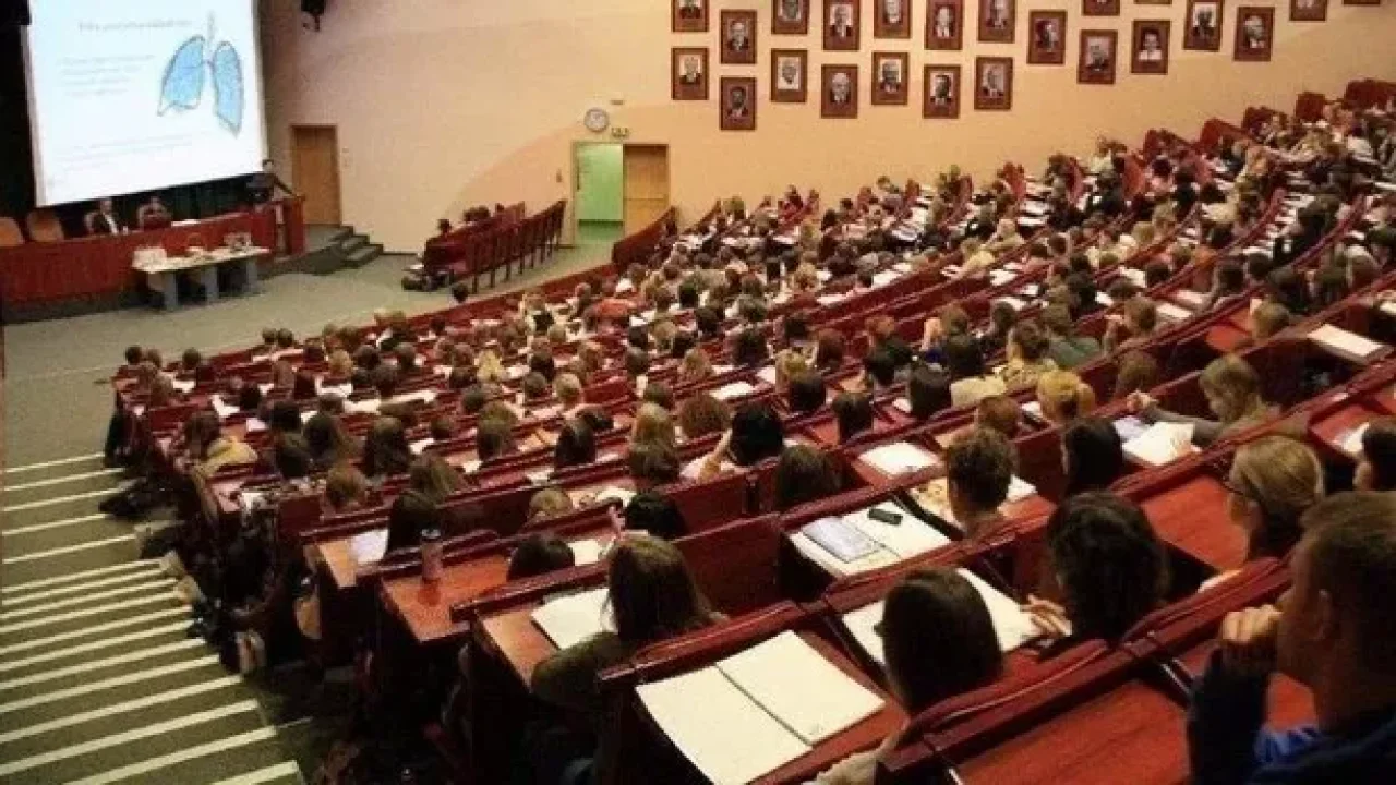 Son Sınıflara Büyük Kolaylık: Alttan Ders Şartına Düzenleme Geldi