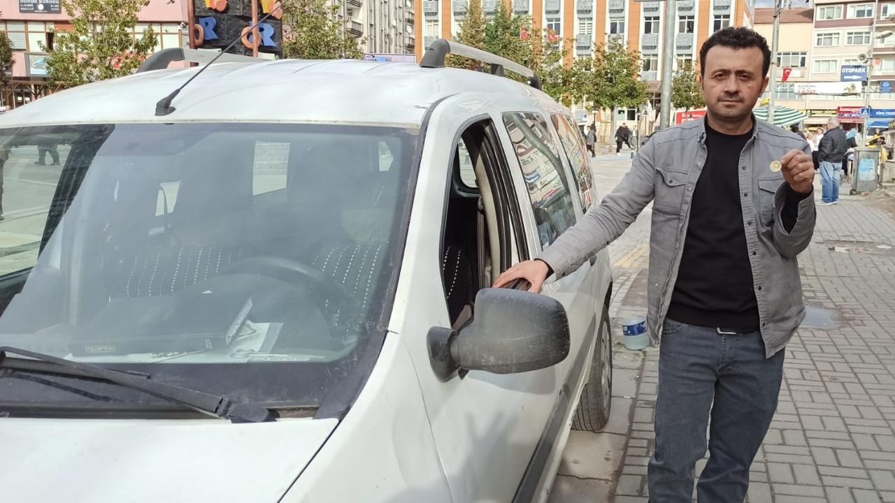 Sonunda Bu Da Oldu: Arabasını Altın Karşılığında Satışa Çıkardı!