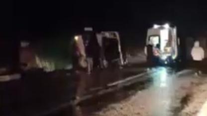 Yardım İçin Gitti, Kazanın Parçası Oldu: Çanakkale'de İtfaiye Aracı Kaza Yapan Tıra Çarptı!