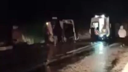 Yardım İçin Gitti, Kazanın Parçası Oldu: Çanakkale'de İtfaiye Aracı Kaza Yapan Tıra Çarptı!