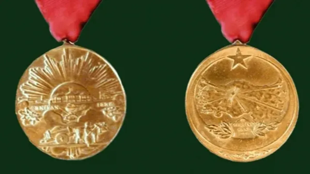 100 Yıllık Gurur: Cumhurbaşkanı İmzaladı, 3 Kahramana İstiklal Madalyası Verildi!