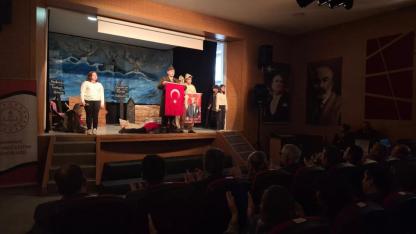 Bayramiç'te 18 Mart Gururu: Kaymakam Emrah Bütün ve Başkan Atılgan Şehitleri Anma Programına Katıldı