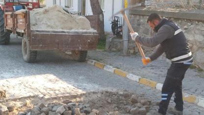 Bozcaada'da bayram mesaisi! Belediye ve Karayolları el ele verdi