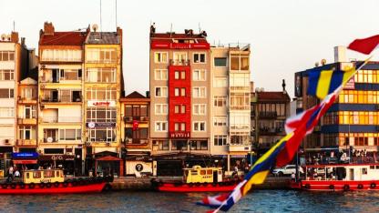 Çanakkale İskelesi’nde Bir Devir Kapanıyor: Tarihi Bakır Otel Vedaya Hazırlanıyor