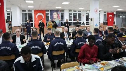 Çanakkale Jandarma Eğitim Merkez Komutanlığı’nda İftar Programı Düzenlendi