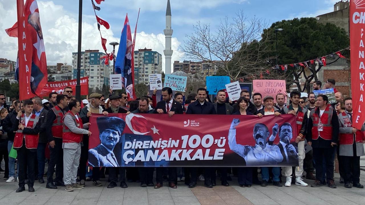 Çanakkale’de miting öncesi dikkat çeken görüntüler! Gençlik korteji Gerçekleştirildi