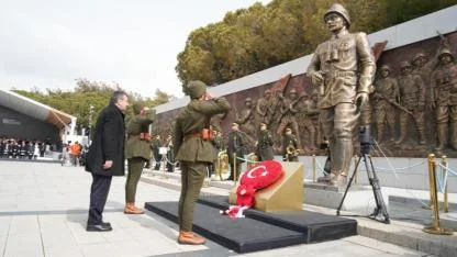 Devletin Zirvesi Çanakkale’de Buluştu: Şehitler Abidesi’nde Çanakkale Deniz Zaferi'nin 111'inci yıl dönümü kutlaması