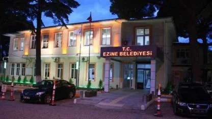 Ezine Belediyesi’nden Flaş Uyarı: Kendini "Özel Kalem" Olarak Tanıtan Kişilere Kanmayın!