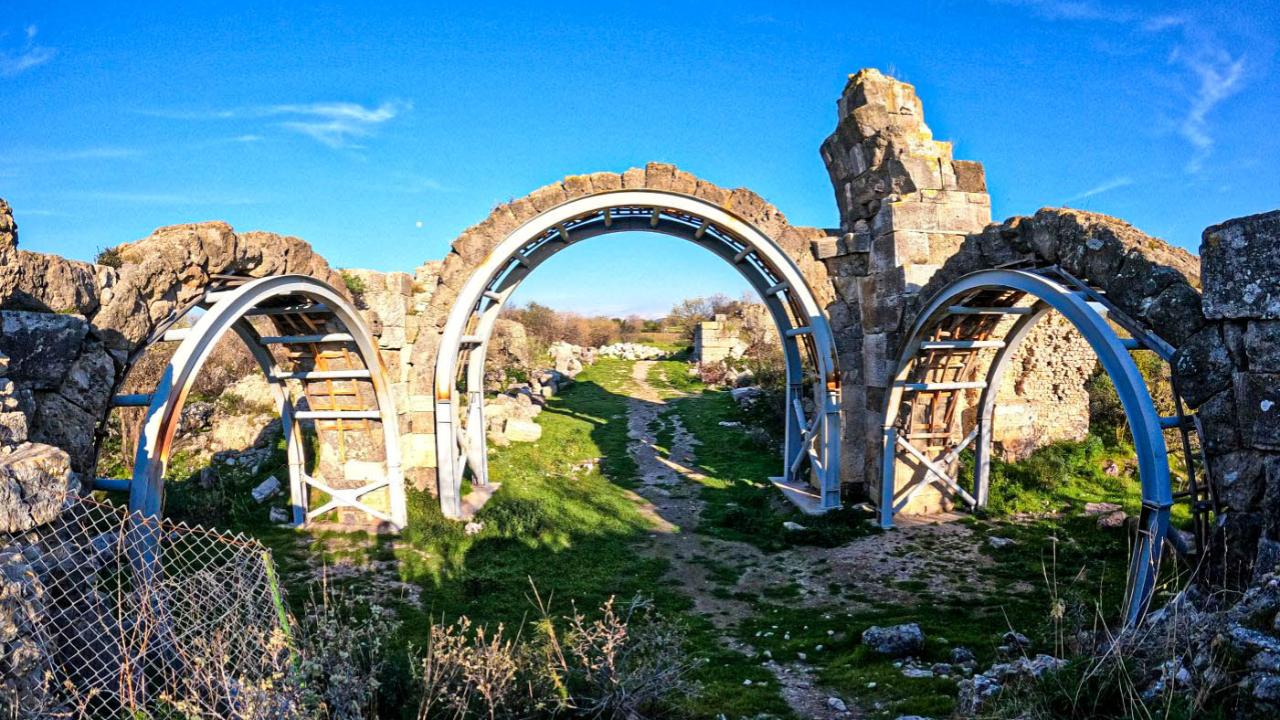 Ezine Belediyesi'nin Talebi Kabul Edildi: Sit Alanı Olan Alexandria Troas'a Termal Otel Mi Yapılacak?