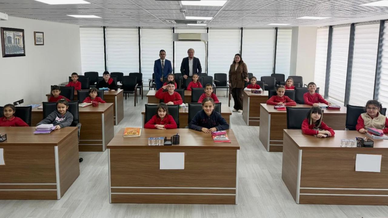 Hayat Bilgisi Dersi Belediye Binasına Taşındı! 25 Eylül İlkokulu Öğrencileri Belediyeyi Tanıdı