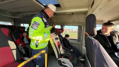 Jandarmadan Okul Servislerine Dev Denetim: 450 Araç Kontrol Edildi