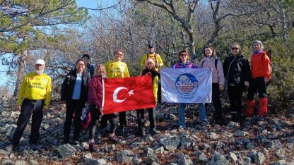 Kazdağı Dağcılarından Ağı Dağı'nda nefes kesen yürüyüş