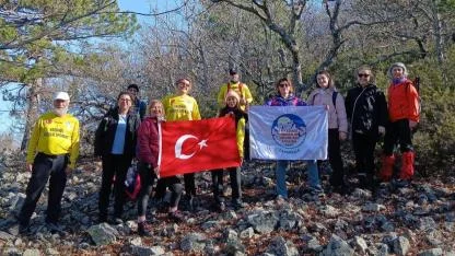 Kazdağı Dağcılarından Ağı Dağı'nda nefes kesen yürüyüş