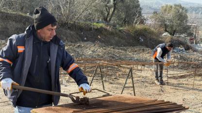 Lapseki'de yollar genişliyor, sosyal alanlar modernleşiyor