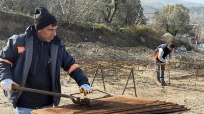 Lapseki'de yollar genişliyor, sosyal alanlar modernleşiyor