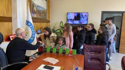 Makam Odasında Bayram Kuyruğu: Başkan Tuncay Göymen Çocuklarla Buluştu!