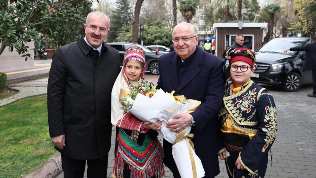 Milli Savunma Bakanı Yaşar Güler Çanakkale'de