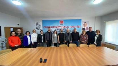 Özgür Özel Mitingi Öncesi Çanakkale’de Gençlik Rüzgarı! Rozetler Takıldı