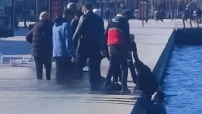 Çanakkale'de engelli vatandaş denize düştü