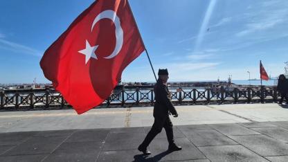 Şehitler için İstanbul'dan Çanakkale'ye yürüyor