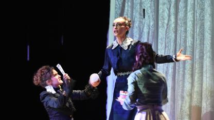 Festivalin En Çok Konuşulan Oyunu Oldu: Olga, Maşa ve İrina Çanakkalelileri mest etti