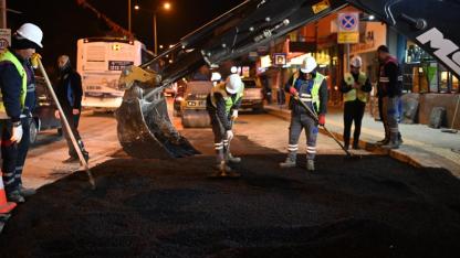 Çanakkale’de Trafik Akarken Konfor Artıyor: Gece Mesaisiyle Yollar Yenileniyor