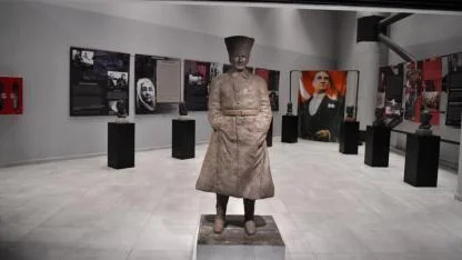 Atatürk Heykelleri Sergisi Troya Salonu’nda!