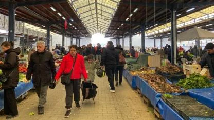 Arife Pazarı'nda İğne Atsan Yere Düşmüyor: Çanakkale Halkı Pazara Koştu!