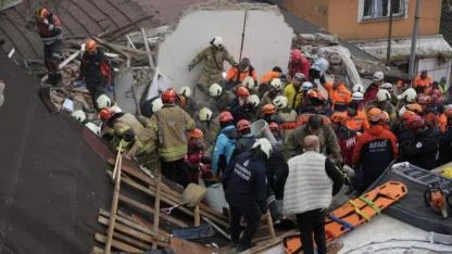 Fatih’te Korkutan Patlama: İki Bina Yerle Bir Oldu!