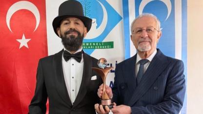 Barış Psikolojisi Yazarı Akif Manaf'a Barış ve İnsan Hakları Ödülü