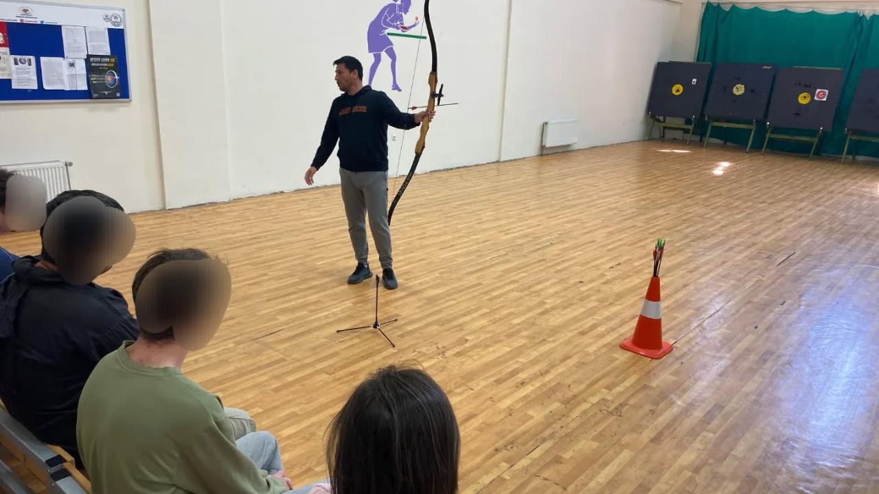 Çanakkale’de Hedef Tam 12: Yükümlüler Bu Kez Okçuluk İçin Sahaya İndi!