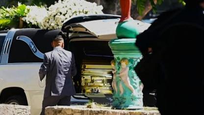 Askeri Pusuda Öldürüldü, Altın Tabutla Gömüldü