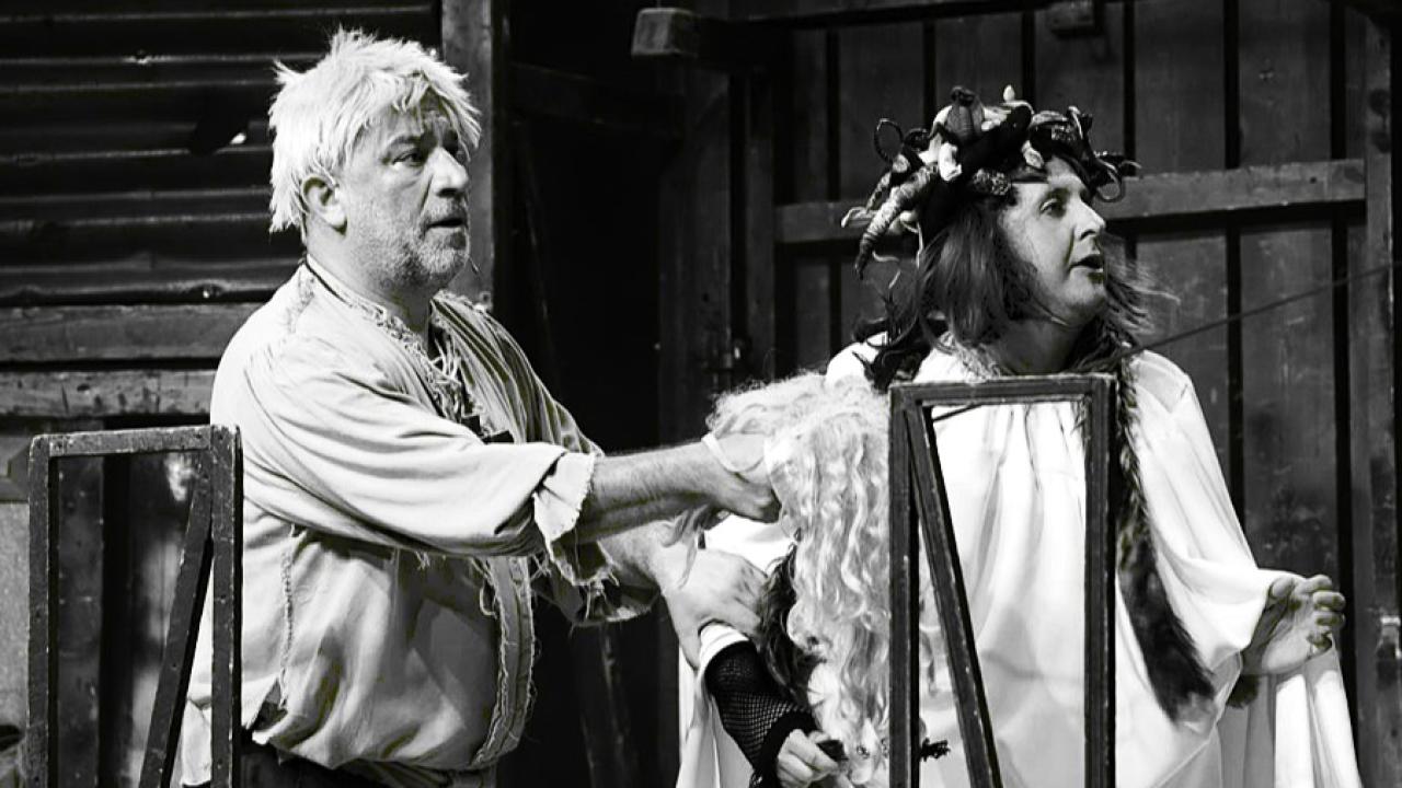 Ünlü Oyuncular İlker Ayrık ve Şevket Çoruh Dubai’de Mahsur Kaldı: Oyunlar Ertelendi