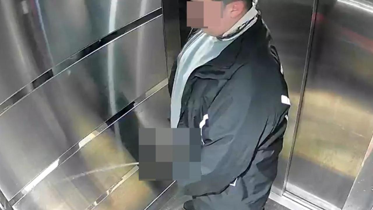 Asansöre tuvaletini yapan kuryeye asansörü temizlettiler!