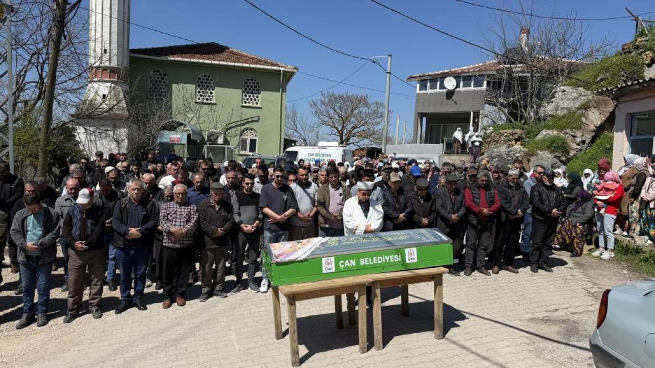 Bayramiç'te Kadın Cinayeti: Eşi Tarafından Öldürülen Selver S. Toprağa Verildi!