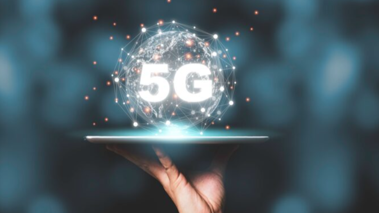 Biz Hala Yükleniyoruz