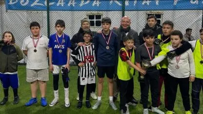 Bozcaada’da 23 Nisan Coşkusu Sahaya Yansıdı: Futbol Turnuvasında Şampiyonlar Belli Oldu!