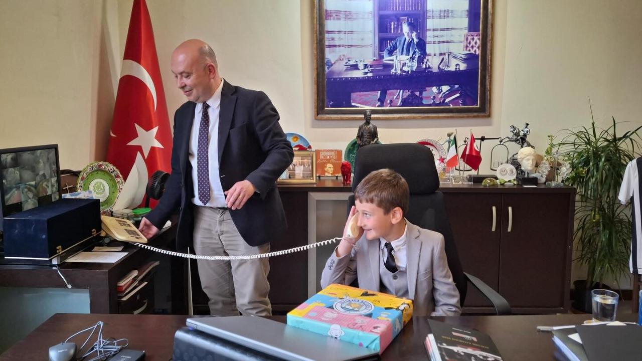 Bozcaada’da Koltuk Çocukların: Küçük Başkan Mete’den İlk Talimatlar Geldi!