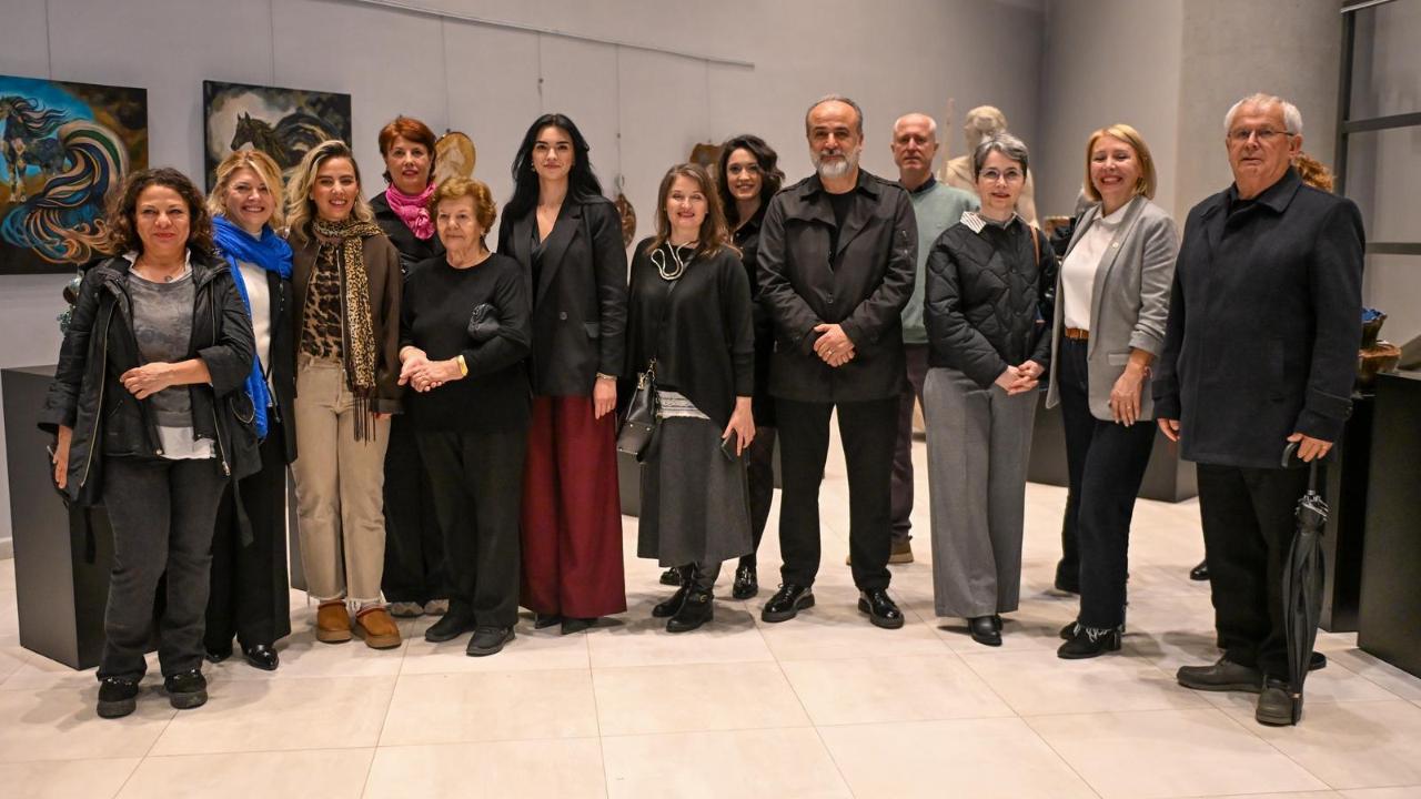 Çanakkale Seramiğine İstanbul’dan Çağdaş Bakış: Modern Dokunuşlar Troya Salonu’nda!