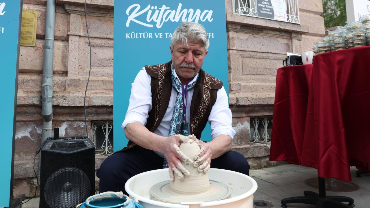 Çanakkale’de Açıldı, Yoğun İlgi Gördü! Kütahya Sergisinde Neler Var?