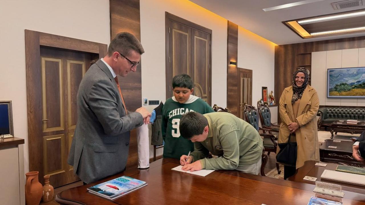 Çanakkale’de Duygulandıran Hikâye: Minik Kalemlerden Büyük Eser