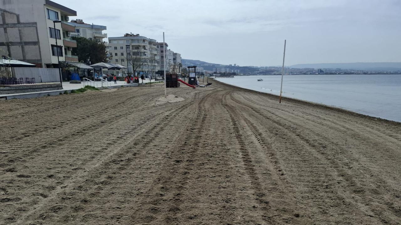 Dardanos ve Güzelyalı’da Temizlik Seferberliği! Kıyı Şeridi Atıklardan Arındırılıyor
