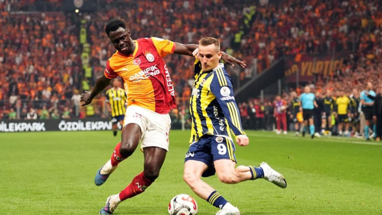 Derbide Galatasaray Fenerbahçe'yi 3 Golle Yıktı…