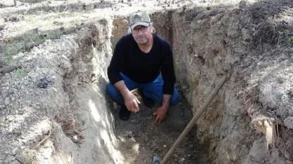 Dokuz kez ölümden döndü, kendi mezarını kazmaya başladı