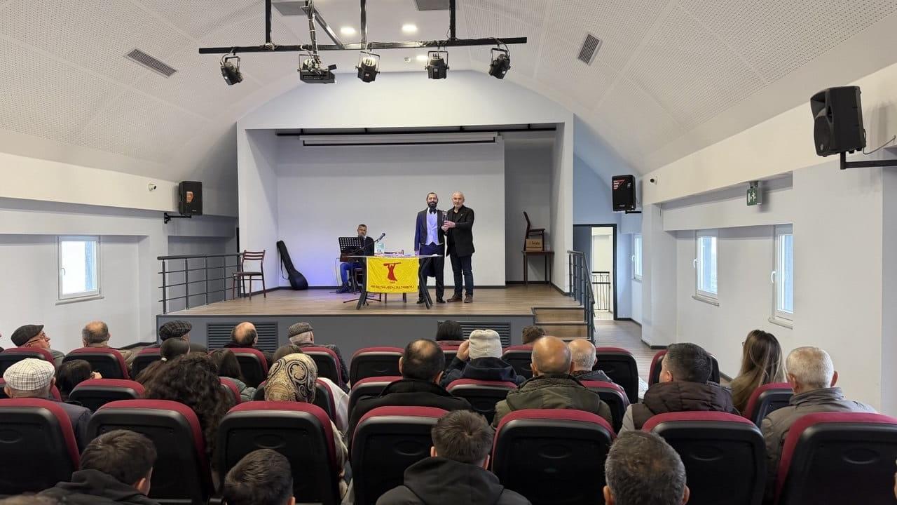 Dünyaca Ünlü Yazar Akif Manaf’a Bir Ödül Daha! "Barış Önce İçimizde Başlar"