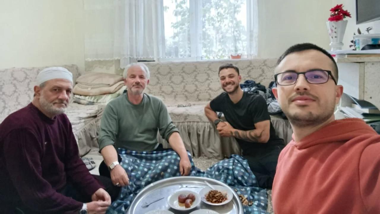 Dünyayı Geziyordu, Çanakkale’de Durdu: Bisikletli Gezginin Durak Noktası Doğancı Köyü Oldu