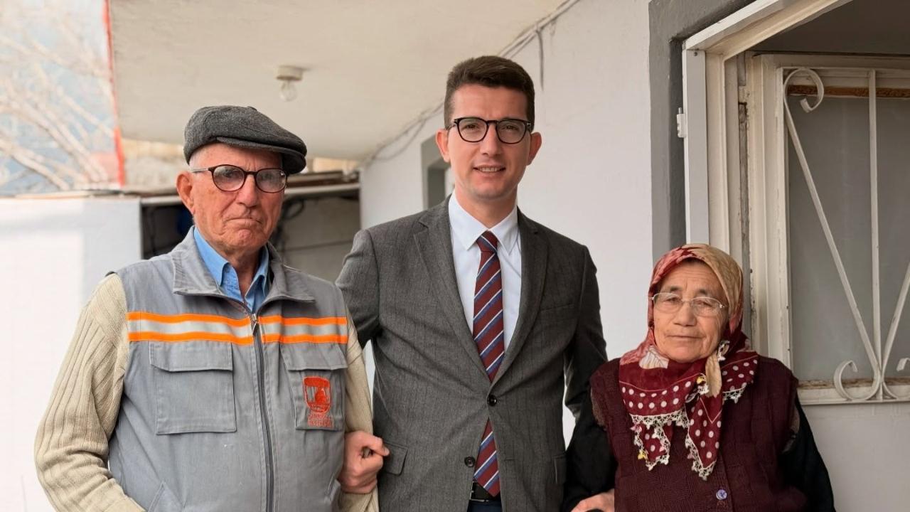 Ezine’de Sessiz Ziyaret! Kaymakamın Kapı Kapı Dolaştığı O Gün Neler Yaşandı?