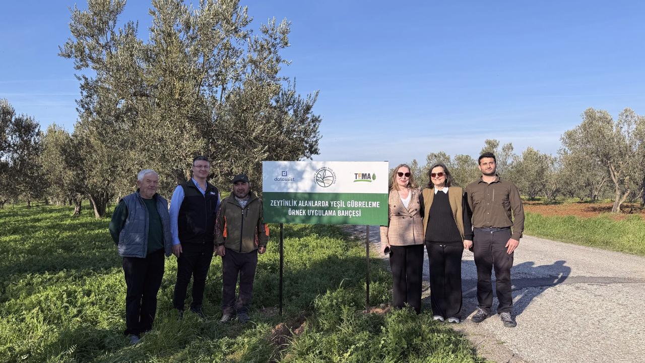 Ezine’de Zeytinliklere "Can Suyu": Toprağın Gücü Kuraklığa Meydan Okuyor!